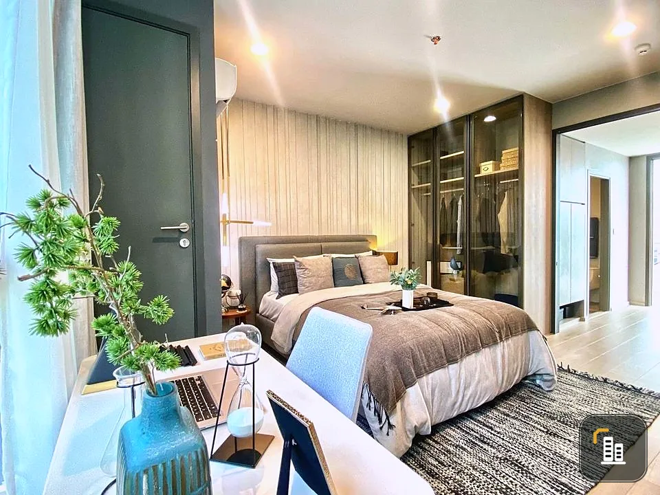 Selling down payment, The Crown Residences, 14th floor, river view, great atmosphere, opposite One Bangkok, interested in booking now.