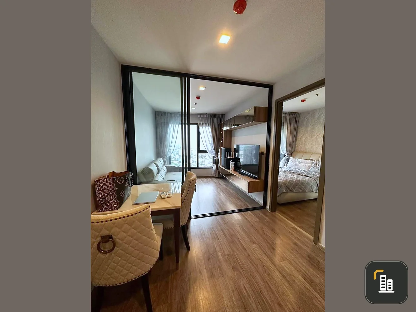 For rent, Life Ladprao Valley, 40th floor, very beautiful view, sun rise view, fully built-in furniture, don't miss it.