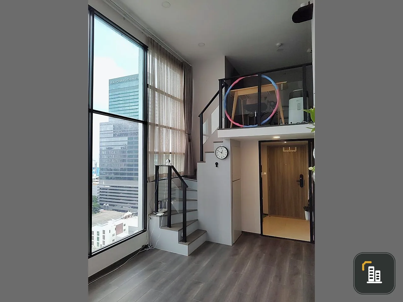 For sale: Knightsbridge Space Ratchayothin, corner room, Duplex style, high ceiling, very beautiful room condition, feels like home, must book.
