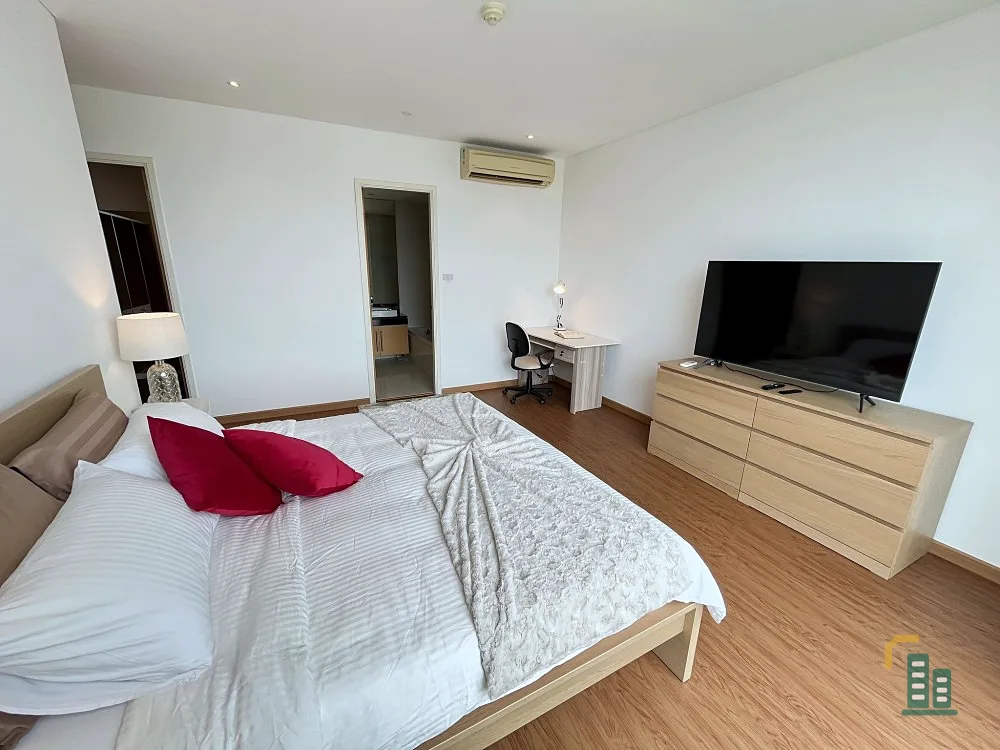 For rent, Condo Fullerton Sukhumvit, 29th floor, spacious room, fully furnished, book now
