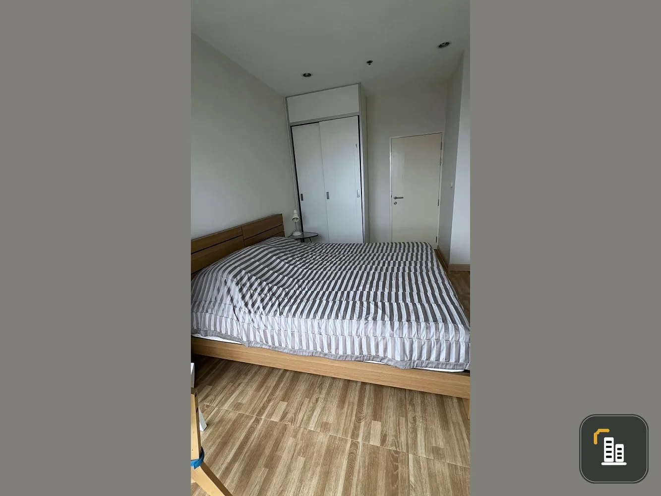 For sale: Astro Condominium, 2 bedrooms, 2 bathrooms, 10th floor, spacious living space, good price, don't miss it.
