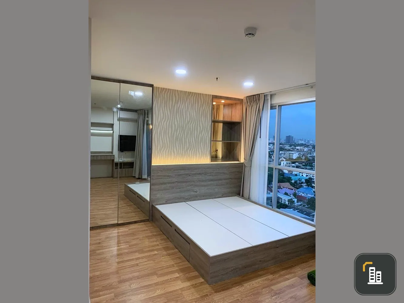 For sale: Lumpini Park Borommaratchachonnani-Sirinthon, high floor, corner room, private, Rama 8 Bridge view, good like this, reserve now.