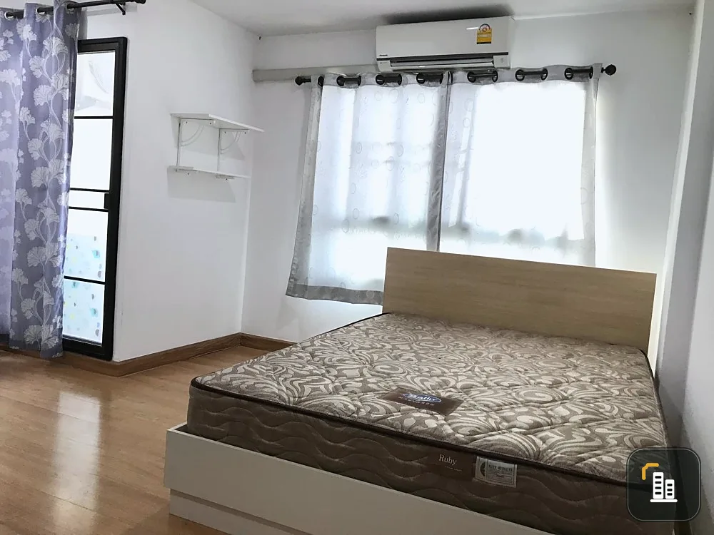 For sale/rent: The Diamond Nawakon-Talat Thai, 3rd floor, studio room, bright, comfortable, with furniture. You must not miss it.