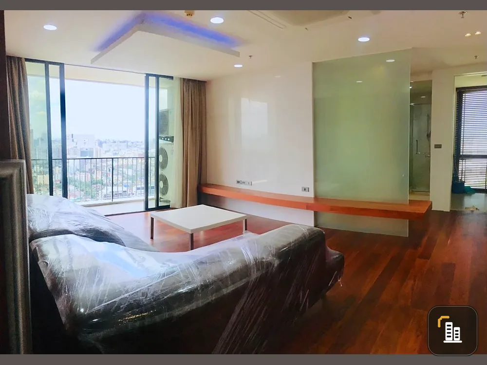 Urgent sale!! Condo The Issara Ladprao, 3 bedrooms, 3 bathrooms, built-in furniture, ready to move in, book now!!