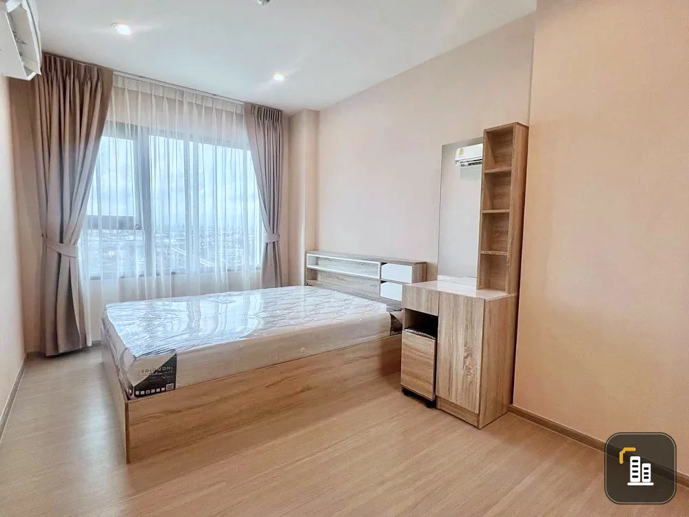 For rent, Aspire Erawan Prime, corner room, very private, has a sofa bed, good for sitting and sleeping, very worth booking.
