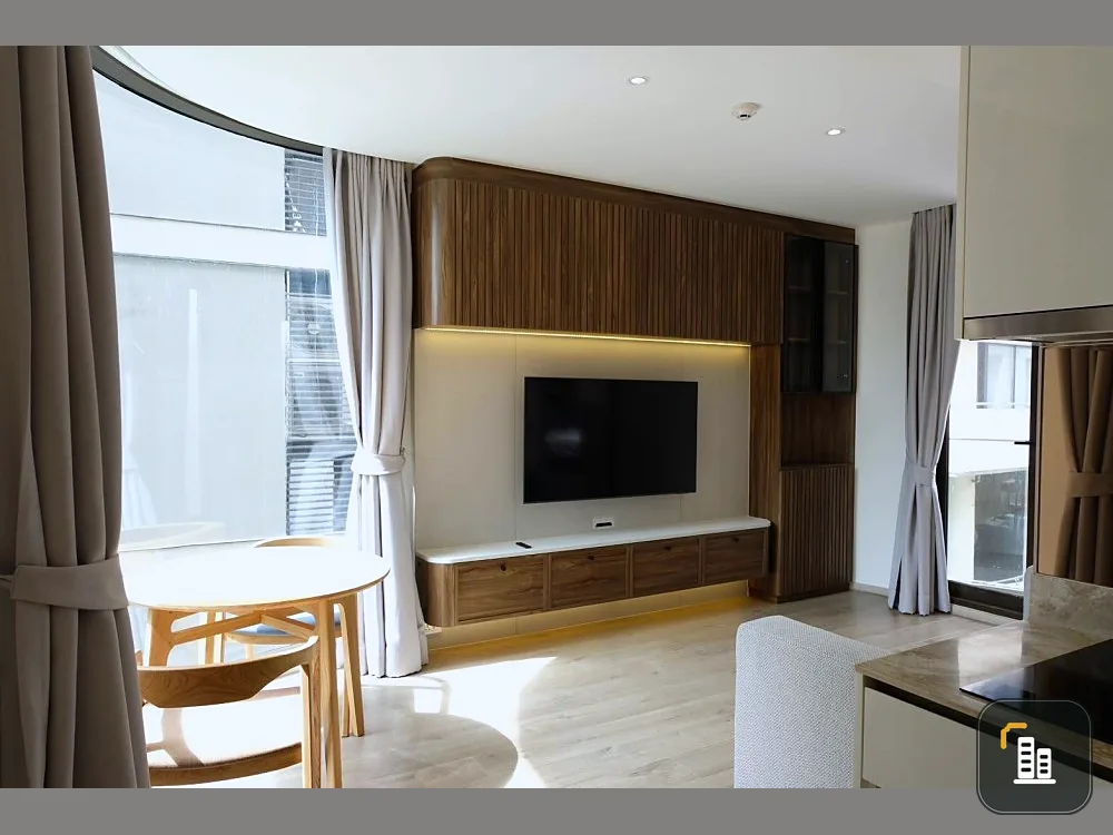 For rent!! Finn Asoke Condo, newly decorated room, built-in, with furniture, ready to move in, hurry and book now!!