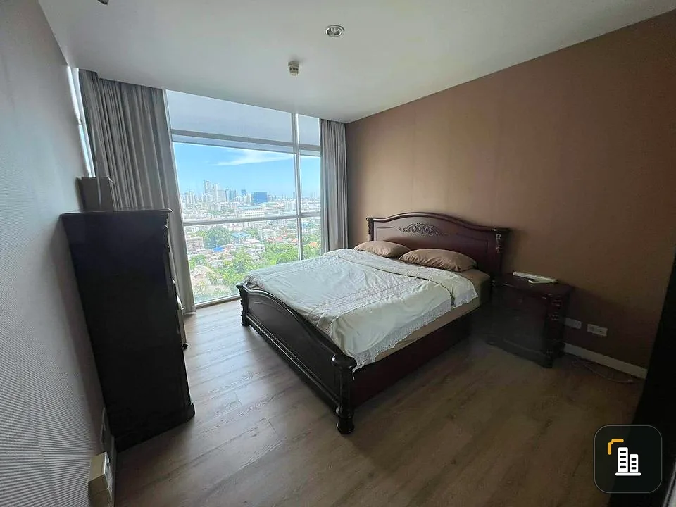 For sale, for rent, Condo Urbana Sathorn, high floor, very spacious room, beautifully decorated, fully furnished, don't wait.