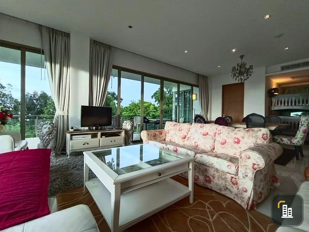 For sale: The Sanctuary Wongamat (North Pattaya), next to the sea, next to the Sanctuary of Truth, fully furnished, ready to move in