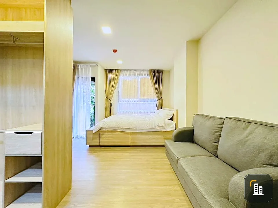 For rent: The Move Bangna, 6th floor, not very high, studio room, fully furnished, ready to move in. You shouldn't miss it.