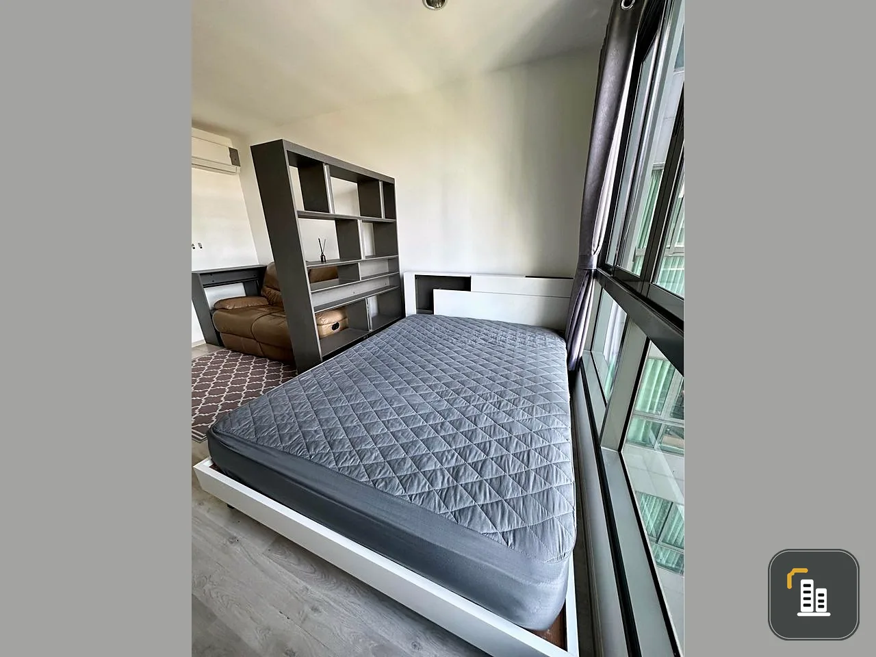 For rent or sale Ideo Mobi Charun Interchange, wide front room, pool view, room is not hot all day, hurry up and reserve now.