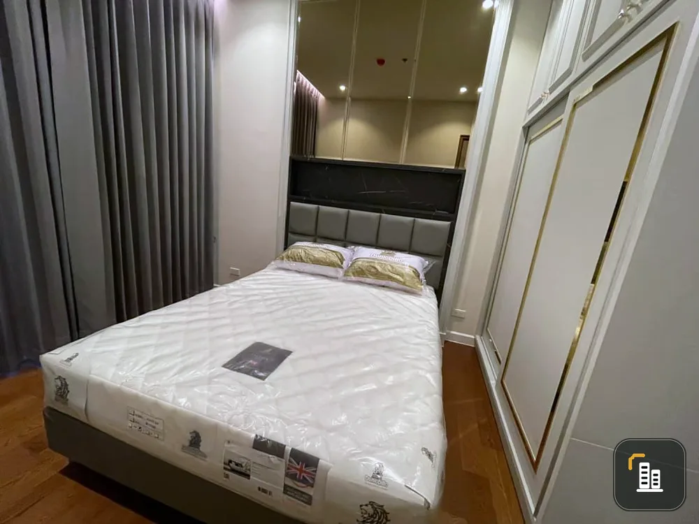 For sale: Mayfair Place Sukhumvit 50, corner room, north facing, 3 meter high ceiling, beautifully decorated with built-in furniture. Reserve now.
