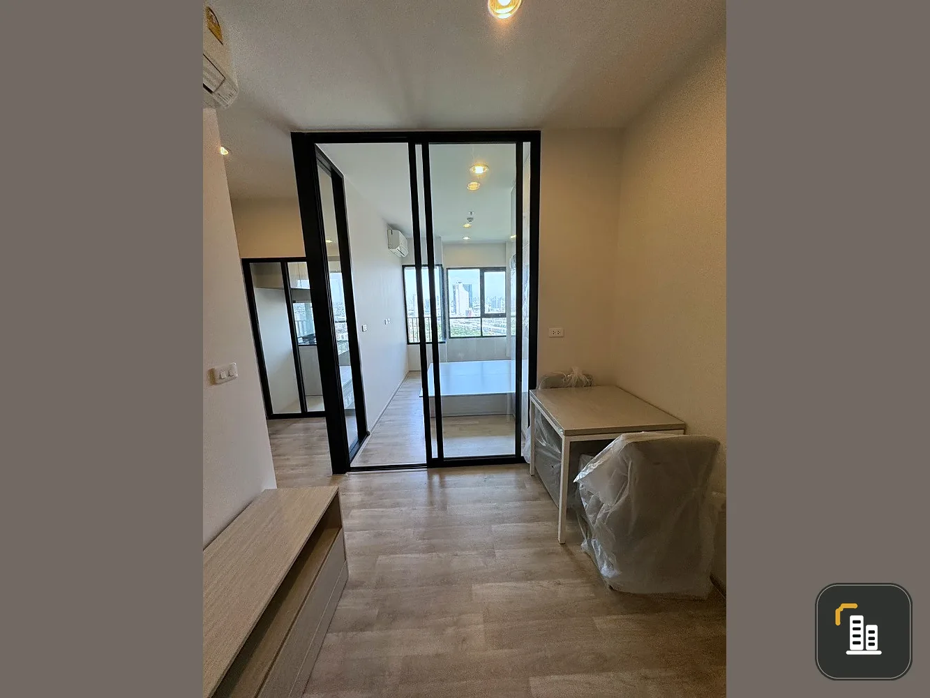 For rent: Niche Mono Mega Space Bangna, 28th floor, fully furnished room, ready to move in immediately. Interested, hurry and book now. Don't miss out