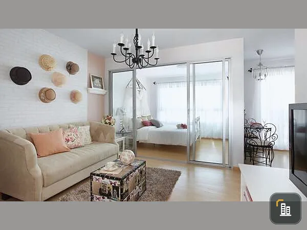 For sale: D Condo Rattanathibet, front of room has a view of the pool, no room opposite, balcony has a view of the city and the electric train, airy a