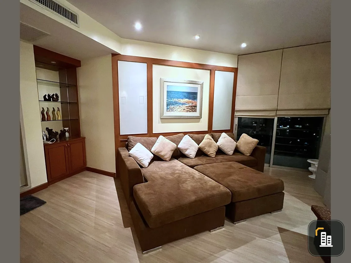 For rent: House, Sathorn - Chao Phraya, spacious room, large living room area, a million-dollar view of Taksin Bridge, very worth booking.