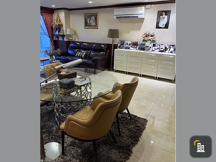 For sale: Siri Sathorn house, very spacious room, plenty of usable space, beautifully decorated, fully furnished, you can't miss out on booking it.