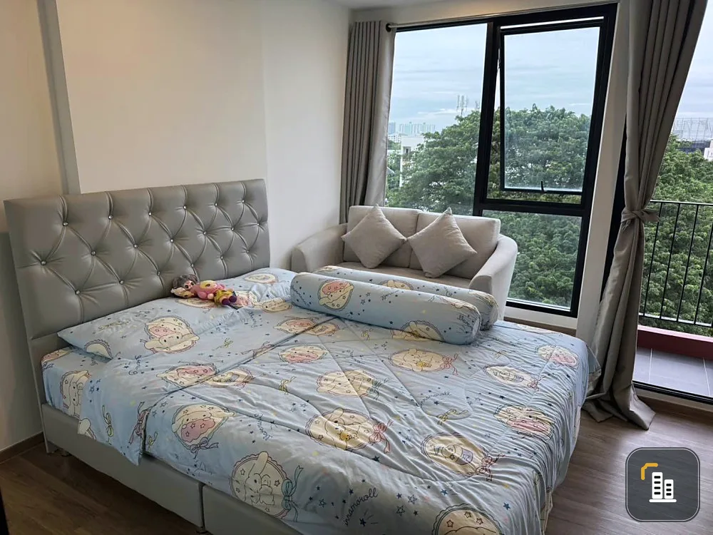 For sale: Cybic Ratchada 32, treetop view, cool breeze, comfortable to the eyes, complete set of furniture, just bring yourself and move in.