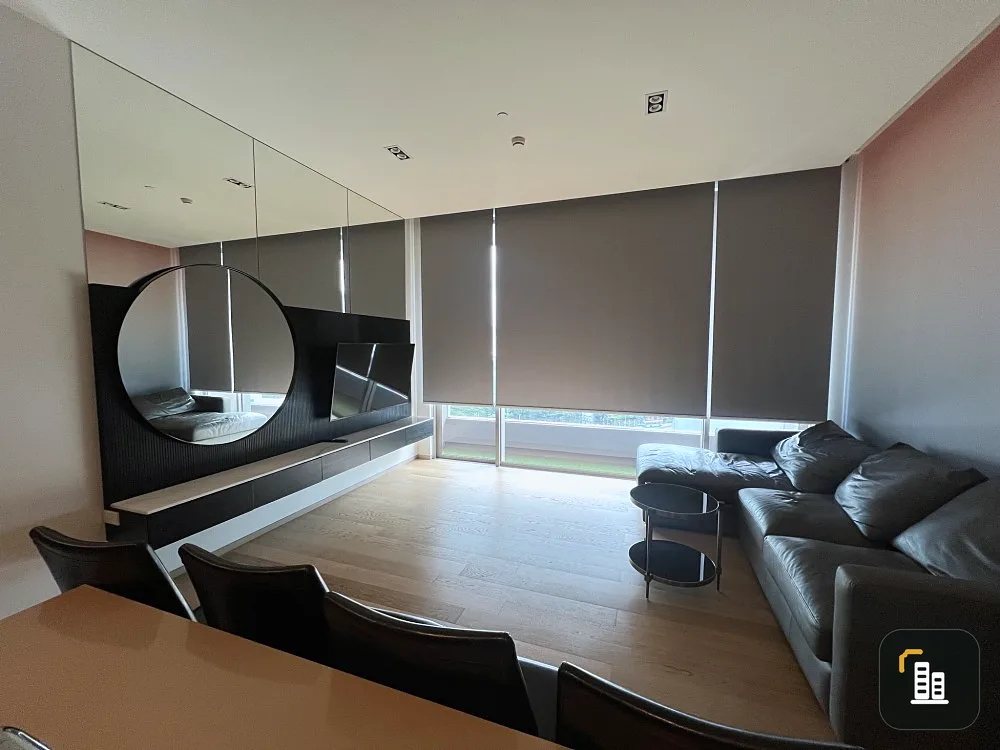 For sale or rent, Sala Daeng One, Lumphini Park view, fully fitted room, nicely decorated with built-in furniture, very spacious area, don't miss it.