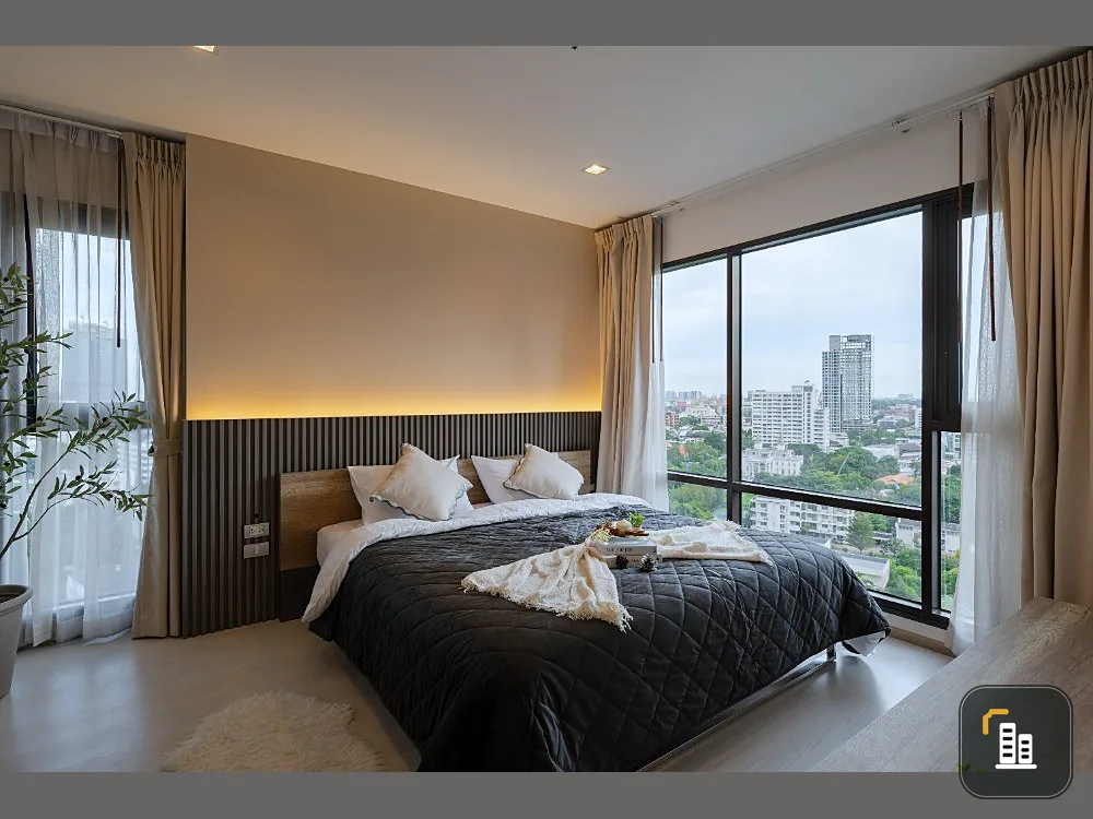 For sale: Rhythm Sukhumvit 36-38, high floor, corner room, city view, beautiful room, fully furnished, ready to move in, reserve now, don't wait.