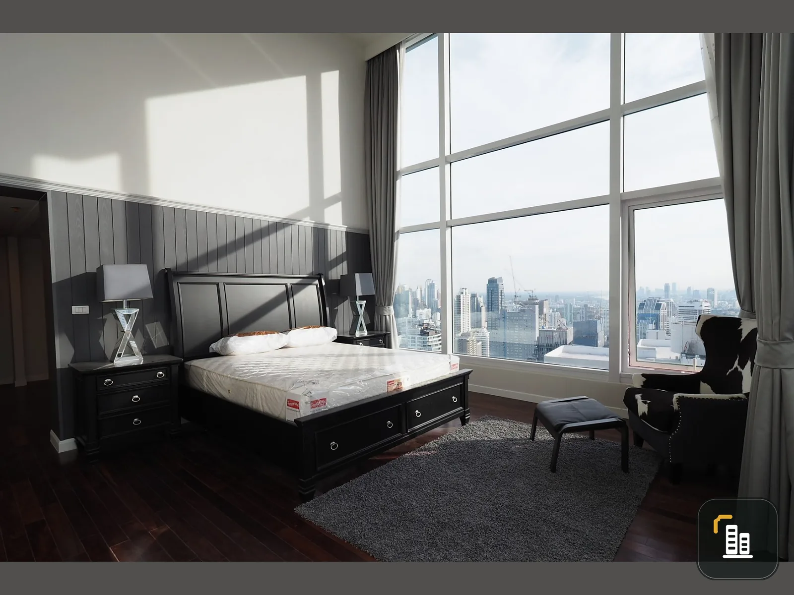 Luxury for rent, Circle Condominium, decorated in luxury, like being in a palace. With the most spacious living space, book now.
