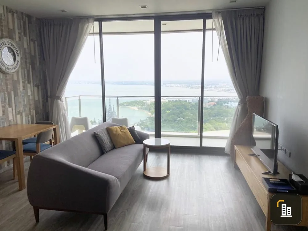 For sale: Beachfront house (North Pattaya), 30th floor, fully furnished, move in with your bags immediately. Reserve now, don't wait.
