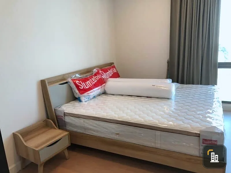 For sale: The Room Charoen Krung 30, 11th floor, very large room, partitioned, very private, river view, don't wait.