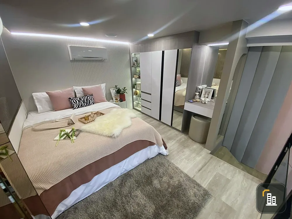 Selling down payment SO Origin Phahol 69 Station, 14th floor, room 1407 with amazing free gifts. Book now, don't miss out.