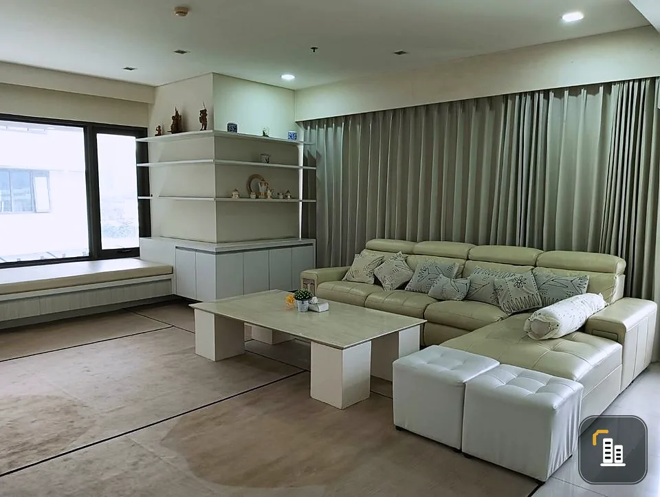 For sale: Amanta Lumpini, 8th floor, Rama IV Road view, large room, plenty of usable space, fully furnished, very worth booking.