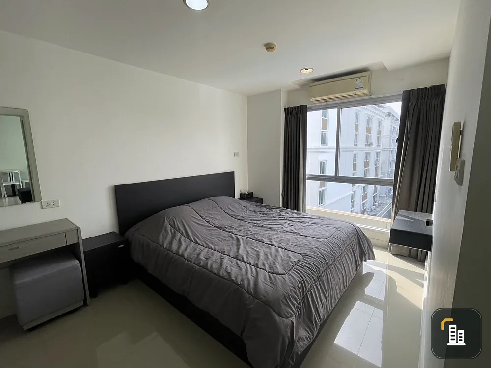 For rent: Wisdom Punnawithi Station, corner room, spacious, very private, fully furnished, you can't miss it.