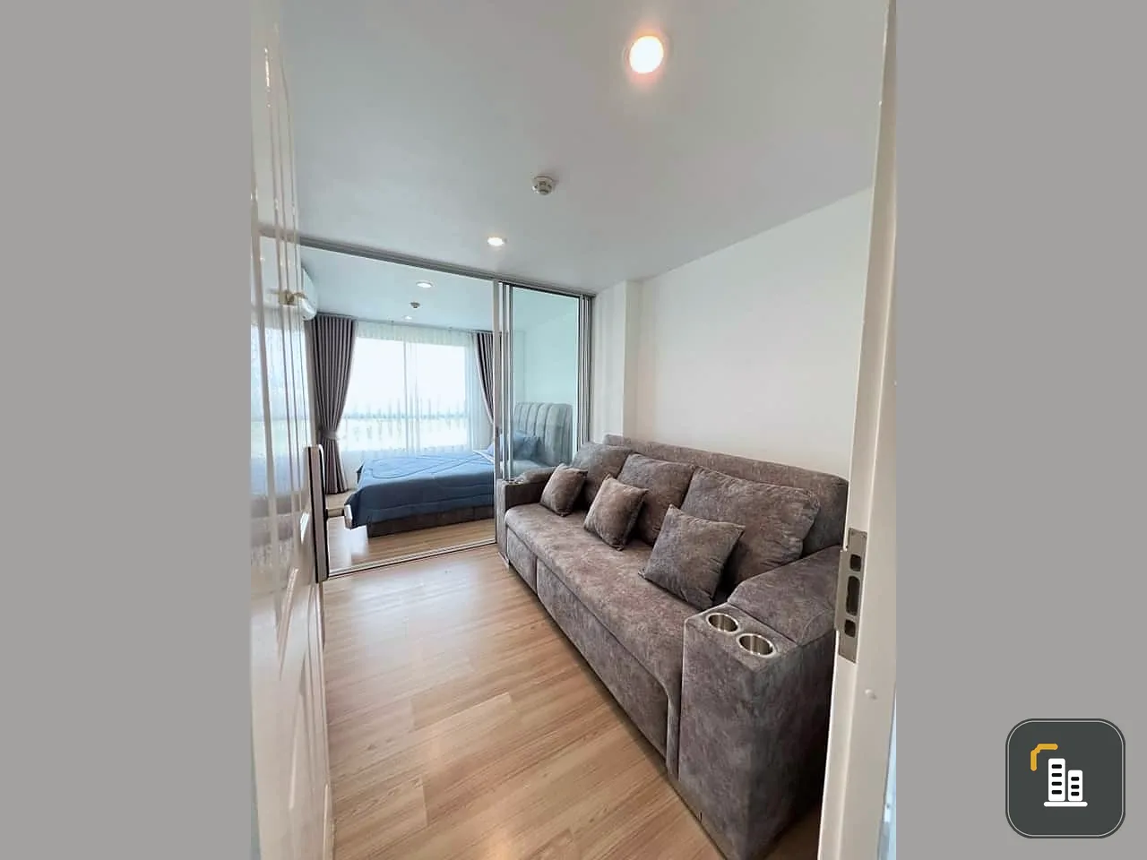 For sale: The Niche ID Seri Thai, beautifully decorated room, fully furnished, ready to move in, don't miss out.