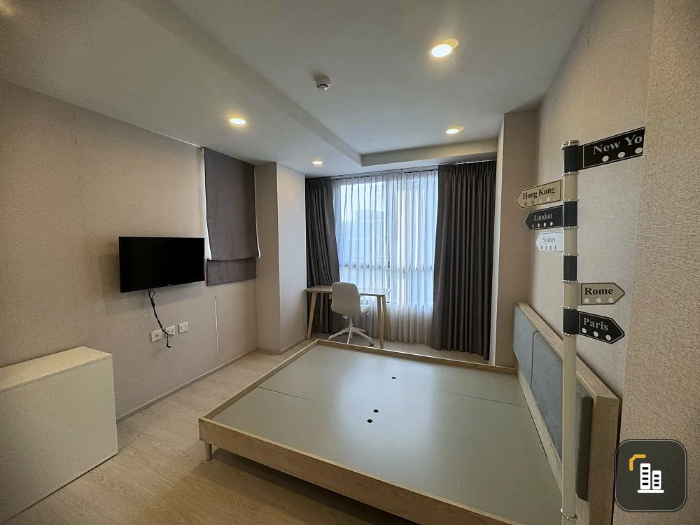 For sale: The Tree Sukhumvit 64, 2 bedrooms, 2 bathrooms, stunning wallpaper throughout the room, fully furnished, move in now!