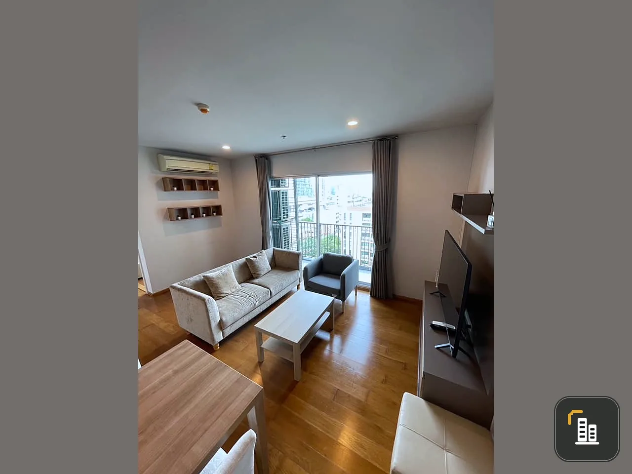 Condo for rent, Hive Taksin, spacious room, usable area, good price, hurry up and reserve now, don't miss out.