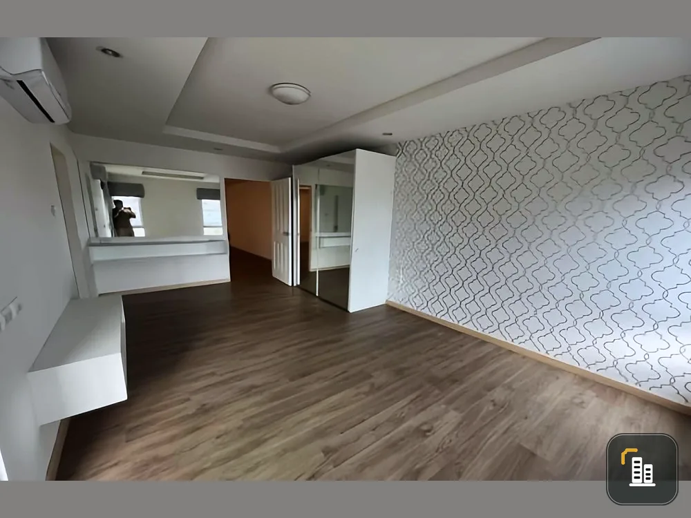 For sale: Happy Condo Ratchada 18, very spacious room, comfortable, not cramped, wallpaper throughout the room, reserve now.