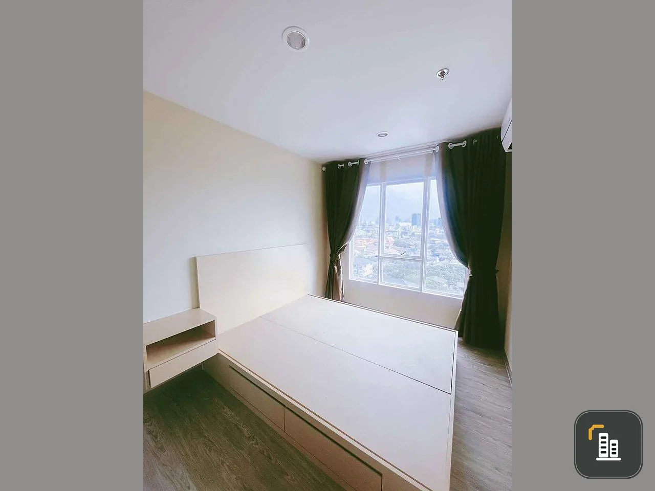 Condo for sale: Regent Home Bang Son Phase 28, well-separated room, 12th floor, open view, great price, hurry and reserve now.