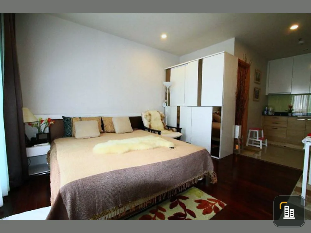 Don't be late. Urgent sale. Circle condominium. Very beautiful room. Fully furnished. Ready to move in. Very livable. Don't hesitate, buy now.