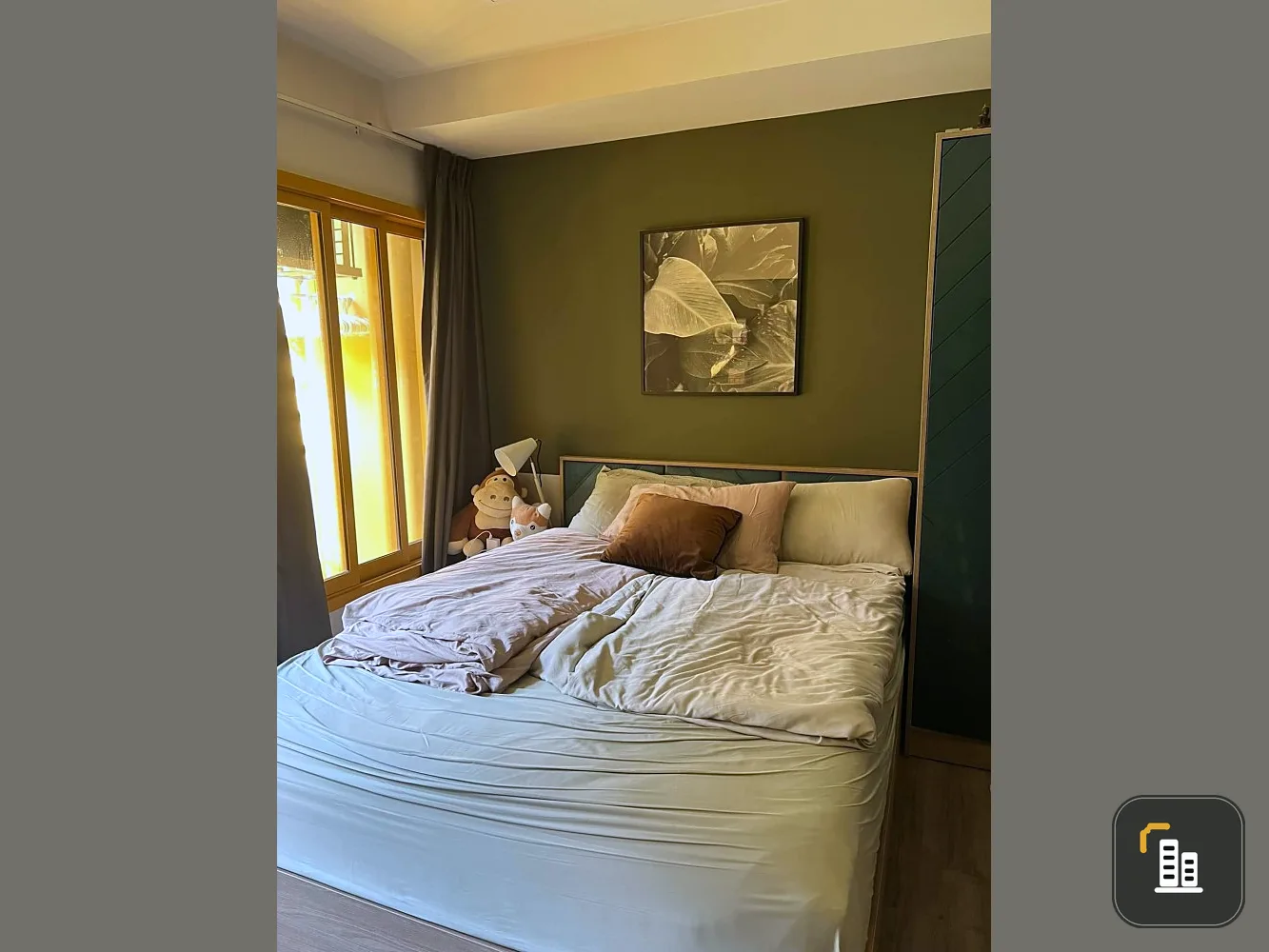 For sale: The Base Sukhumvit 50, a room in a calm and soothing green tone, complete with a set of furniture. You can't miss out on booking it.