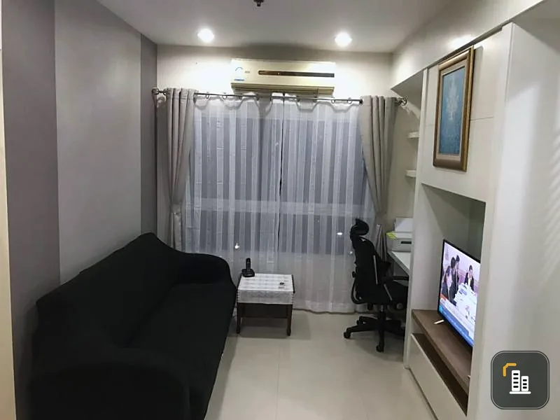 For rent Q House Sathorn, living room, coffin divided into proportions comfortable to use the space Worth it. Let me tell you.