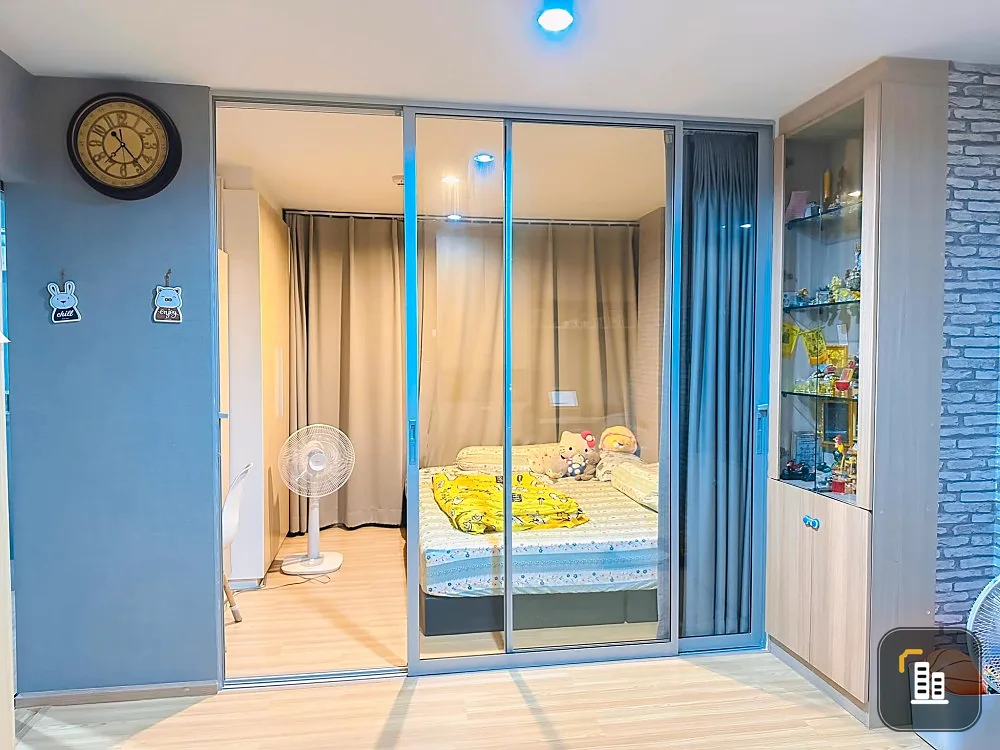 Urgent sale, Condo, Baan Ruam Tang Fan 4, Petchkasem - Bang Khae, room with good wallpaper, good price, buy now.