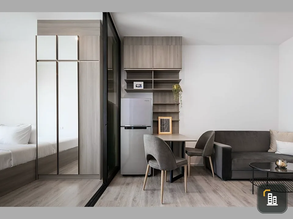 For rent: Knightsbridge Sukhumvit-Theparak, high floor, 2 bedrooms, bright and comfortable, simply decorated, hurry and book before you miss out.