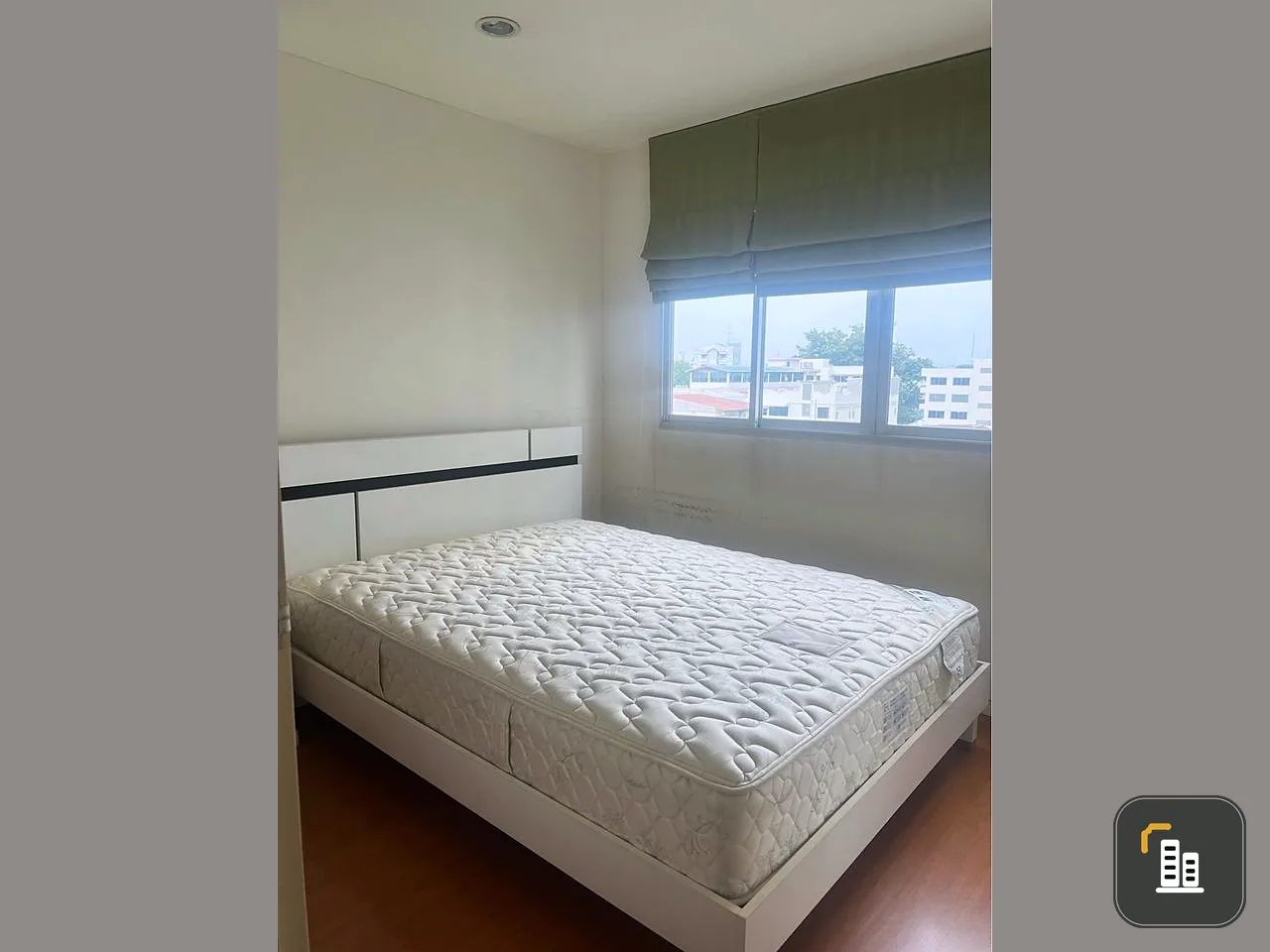 For sale, for rent, Lumpini Condo Town, Nida-Seri Thai, corner room with privacy, good price, hurry up and reserve, don't delay.