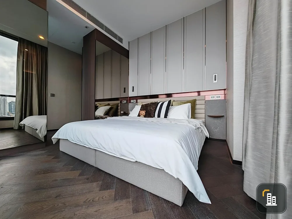 For rent: The Esse Sukhumvit 36, beautifully decorated room, amazingly built-in. If you don't book, you'll regret it later.