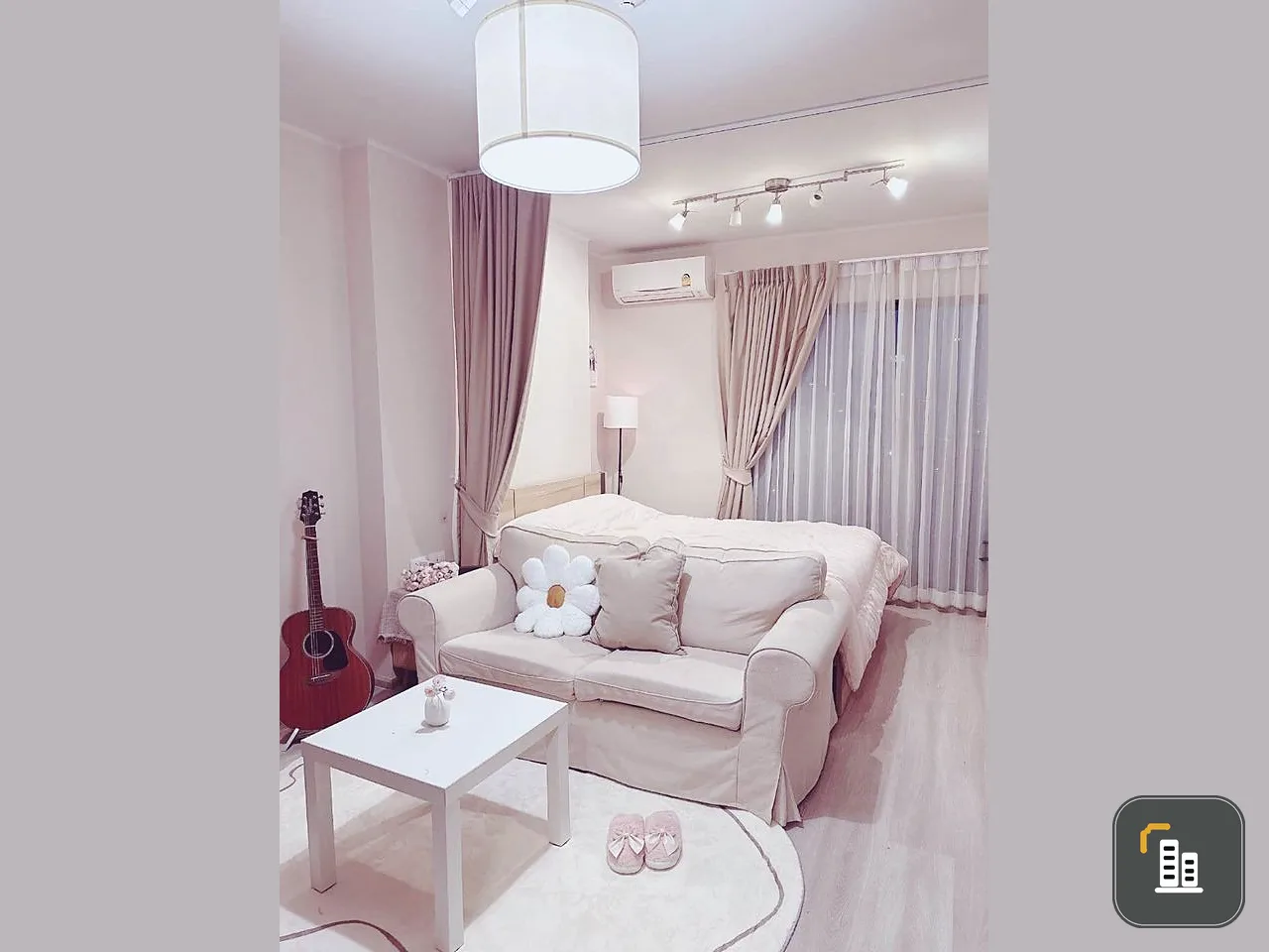 For sale: Ideo Ratchada-Sutthisan. Decorated very well. Complete with furniture and electrical appliances. Everything is ready to move in.