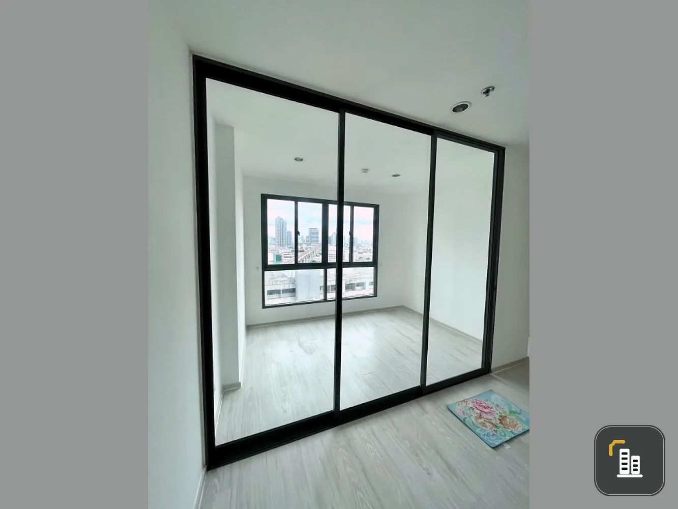 For sale: Ideo Mobi Wong Sawang Interchange, 14th floor, empty room, nice view, worth living in, book now, don't miss out.