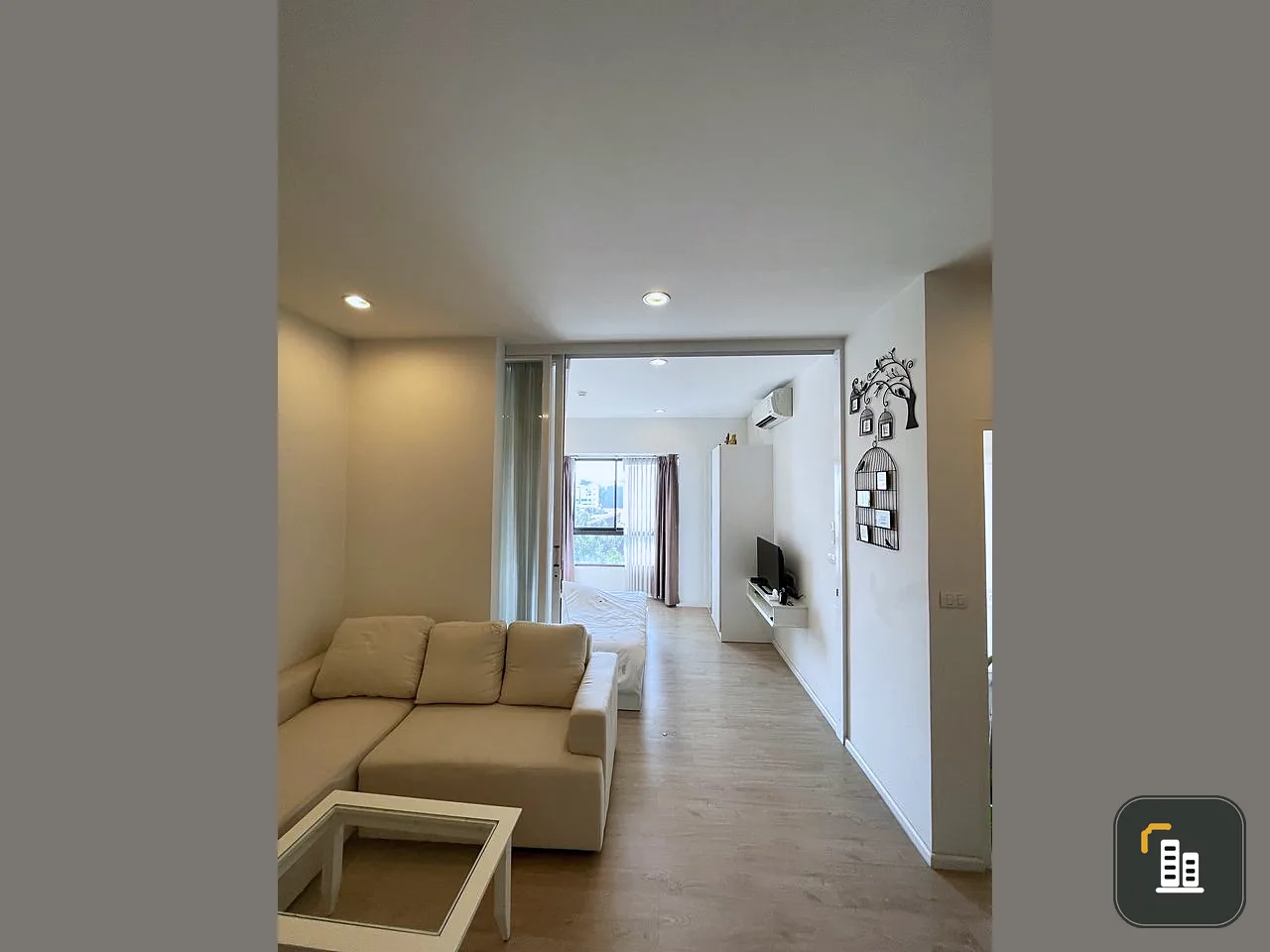 For sale, for rent, S One Rama 9, 5th floor, swimming pool view, complete electrical appliances, excellent built-in kitchen, interested in booking now