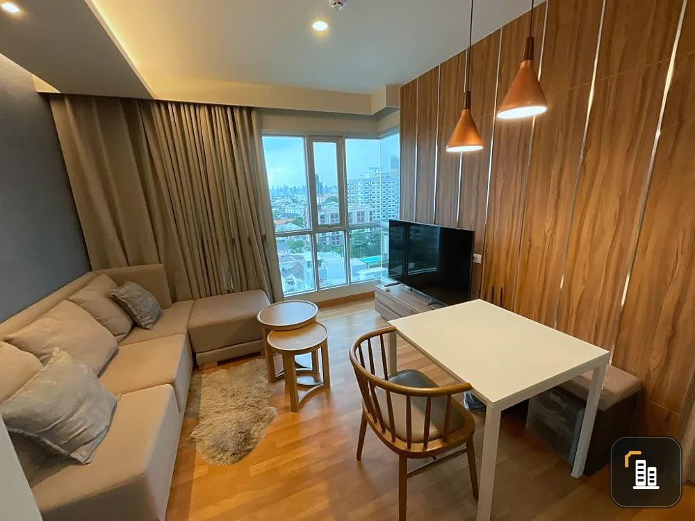 For sale: Lumpini Park Vibhavadi-Chatuchak, 10th floor, corner room, spacious, private, beautifully decorated, don't miss it.