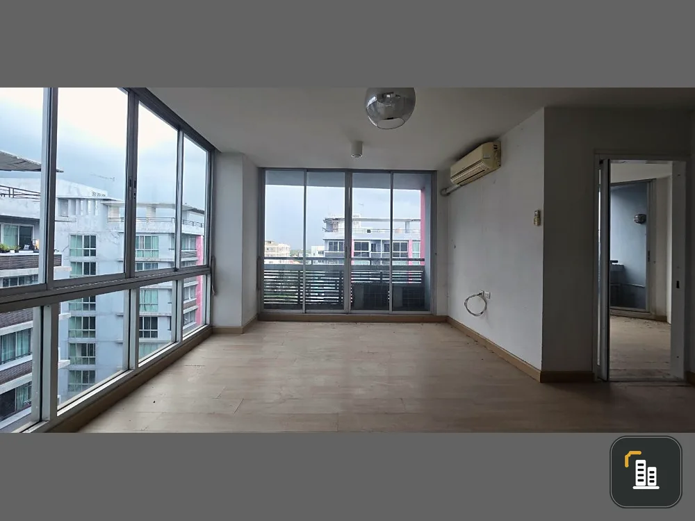 For sale: Swift Condo ABAC Bangna, empty room, airy, lots of usable space, has built-in wardrobes, interested, book now.