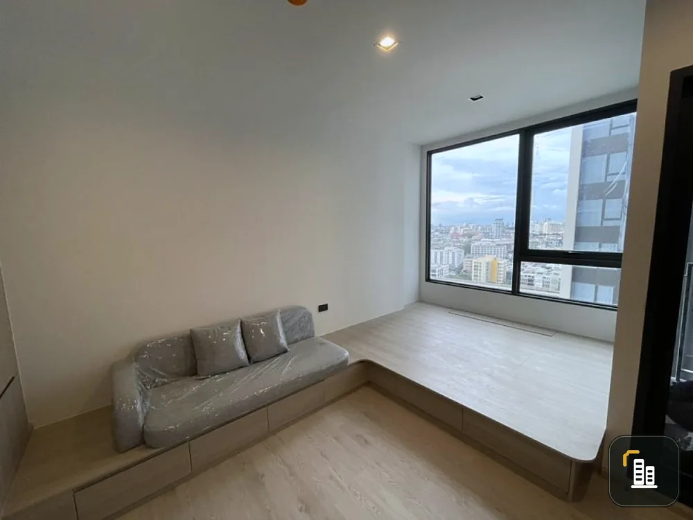 Down payment sale, Reference Sathorn-Wongwian Yai, 17th floor, room position B1701, interested in being the owner, hurry and reserve now.