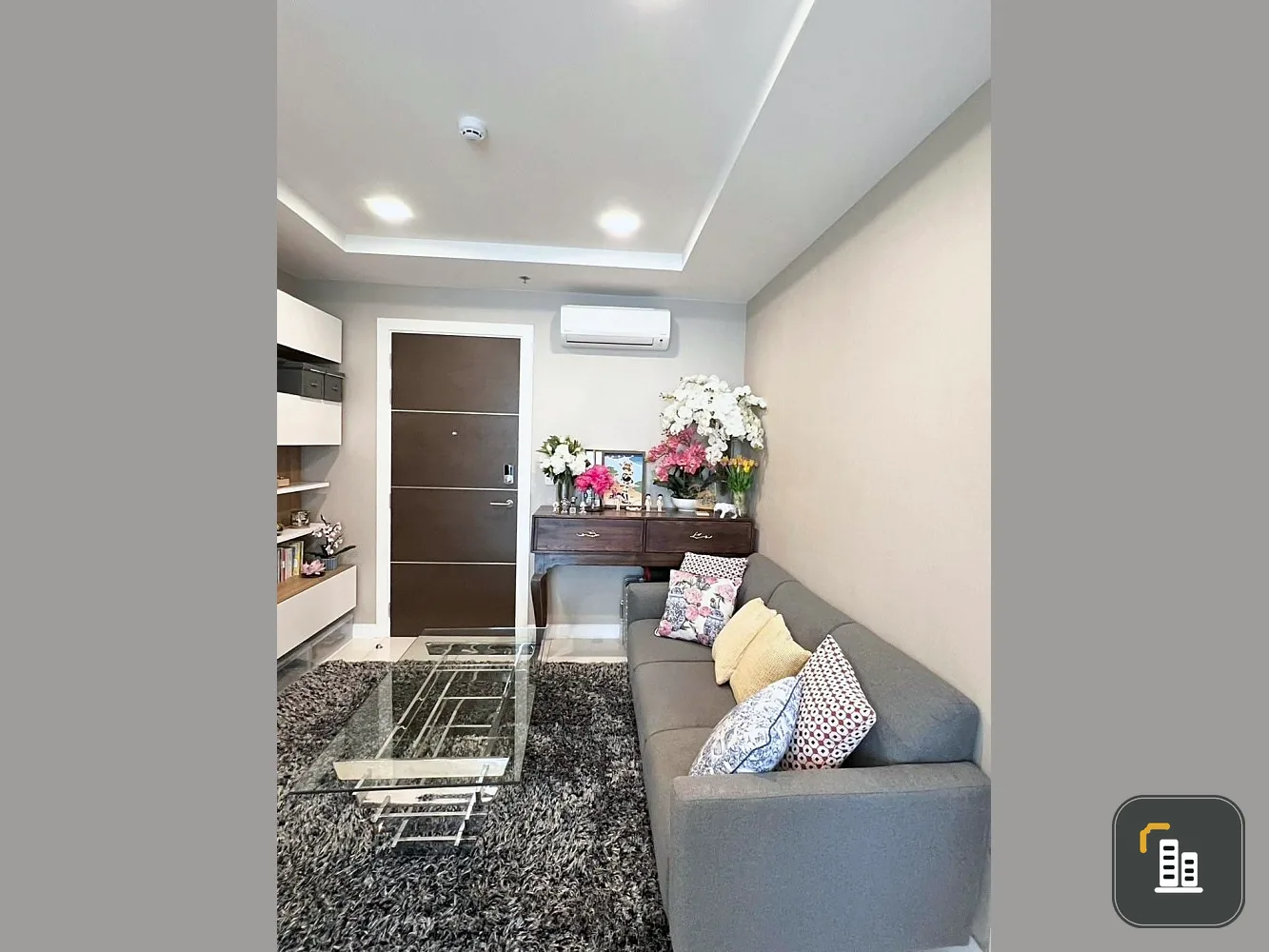 For sale: The Metropolis, high ceiling lobby, good ventilation, 26th floor, outside view, built-in, ready to move in, this type must be reserved.