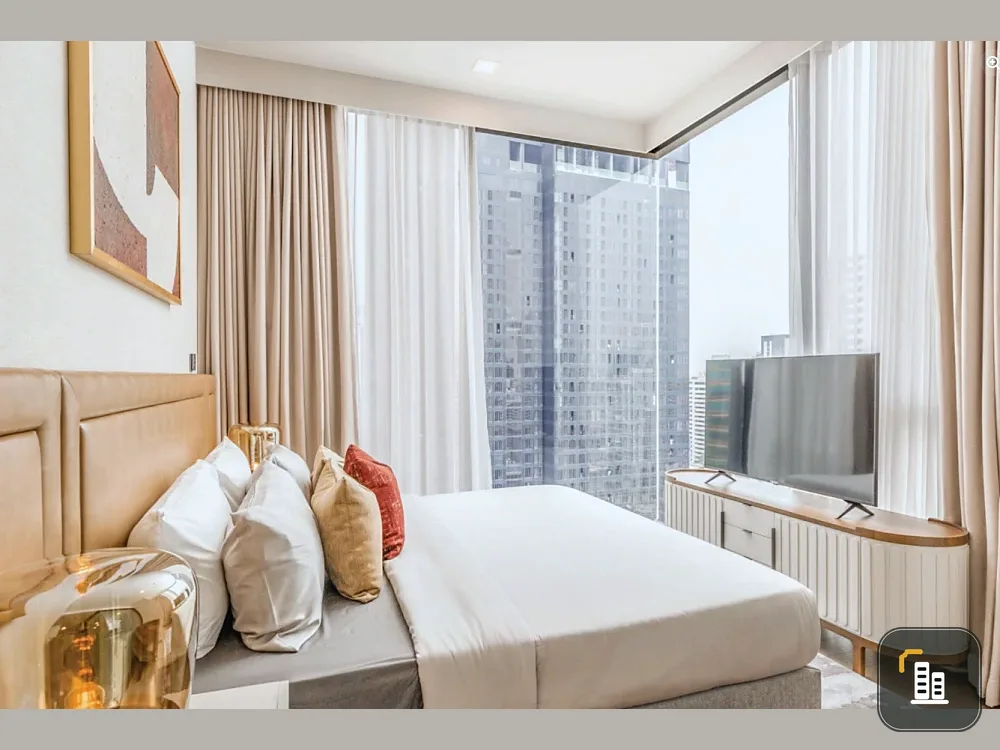 For rent: Celes Asoke, spacious room, great usable space, fully furnished, all in one place. You shouldn't miss this room.