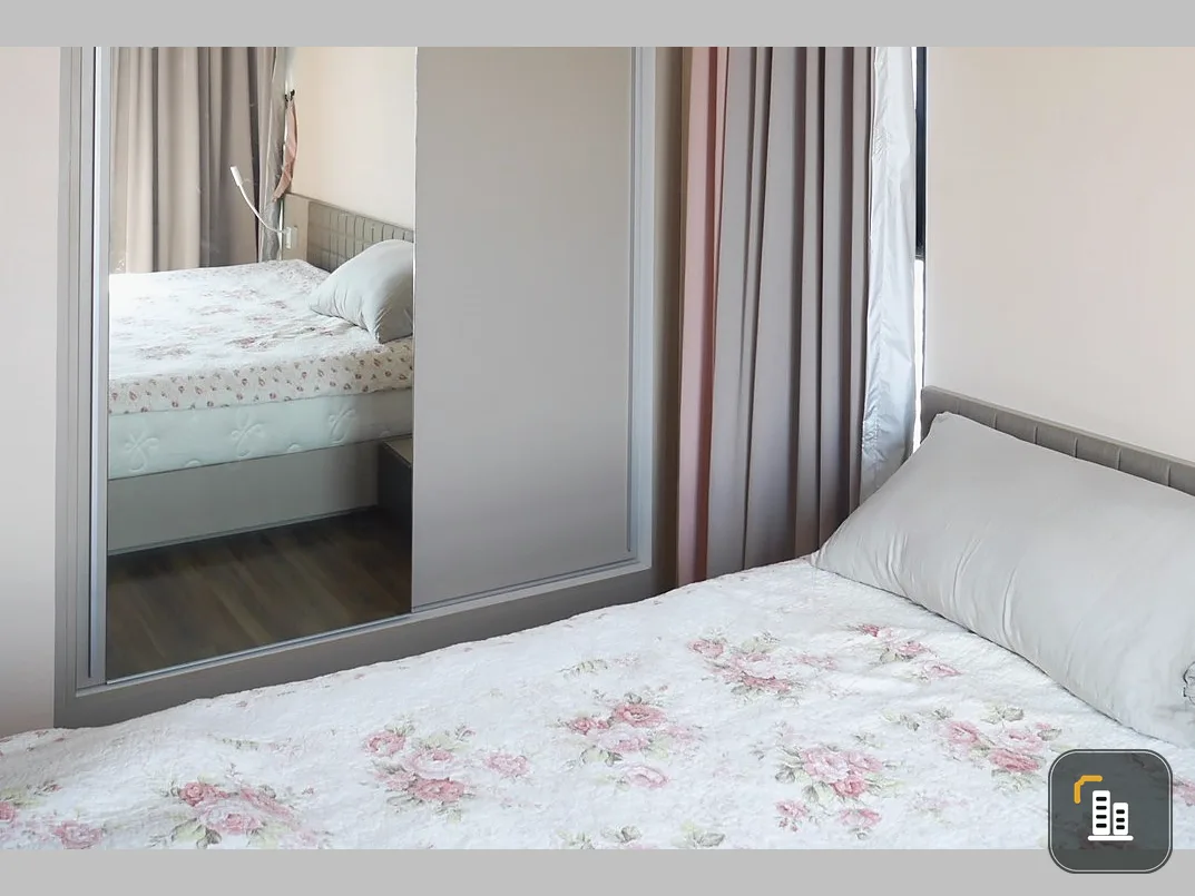 Teal Sathorn-Taksin, Urgent sale, 2 bedrooms, 2 bathrooms, corner room. Built-in furnishings are ready, very urgent.