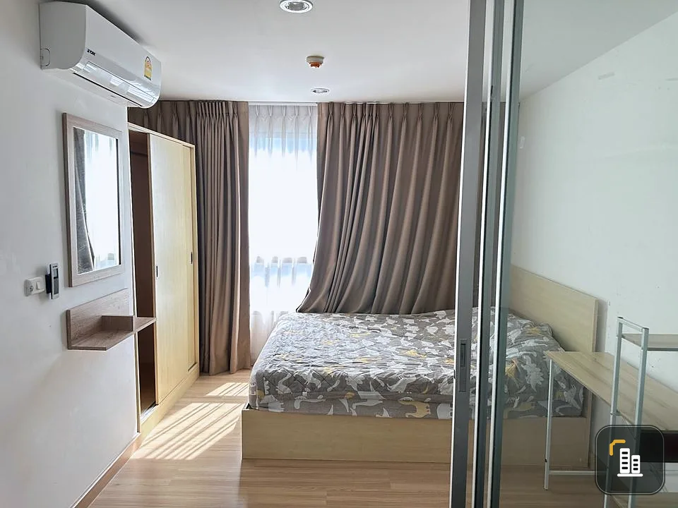 For sale: The Niche ID Seri Thai, corner unit, not attached to anyone, quiet, private, fully furnished, ready to move in.